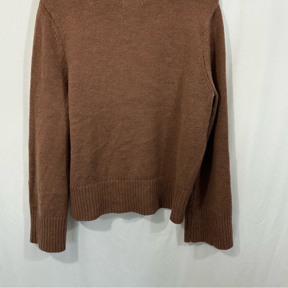 Halston 100% Merino Wool Knit Relaxed Fit Crewneck Sweater in Brown - Picture 6 of 8